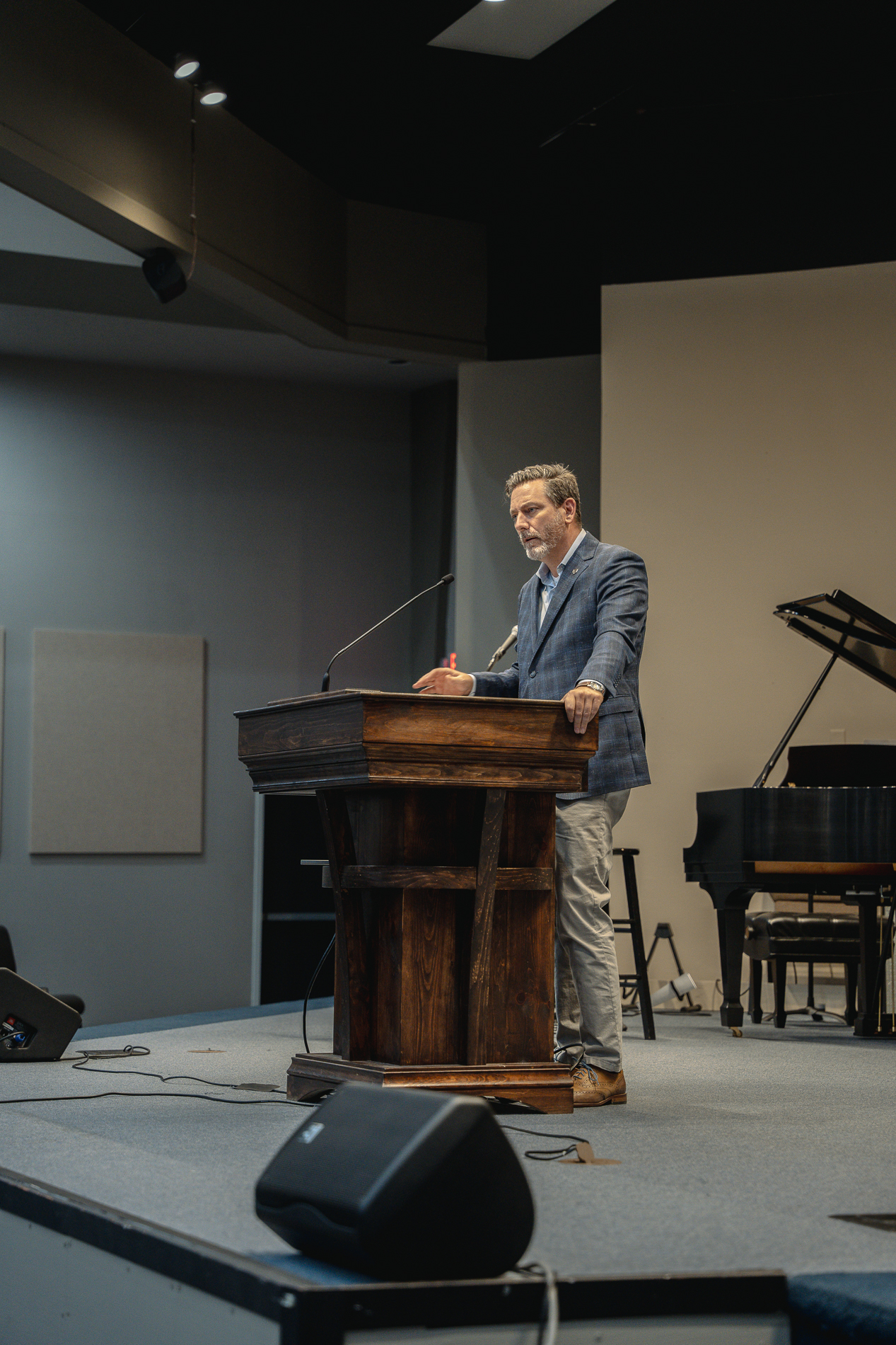 Jeff Johnson preaching at Grace Bible Church